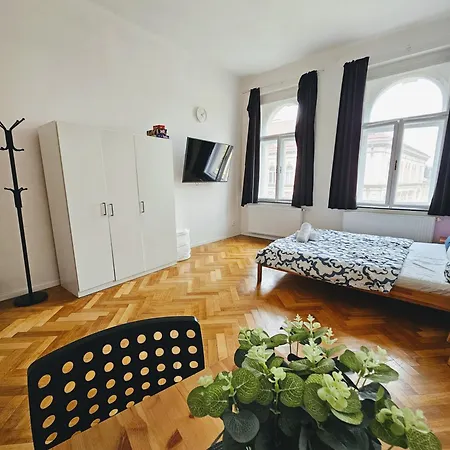 Swanky Loft Retreat Apartment Prague